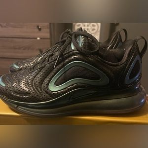 Nike air max 720 gs throwback future